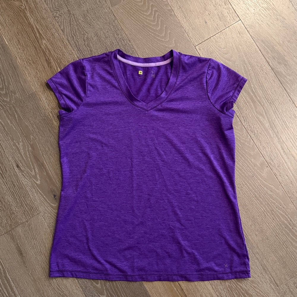 Women’s exercise shirt. Size:Large. Gently Used.